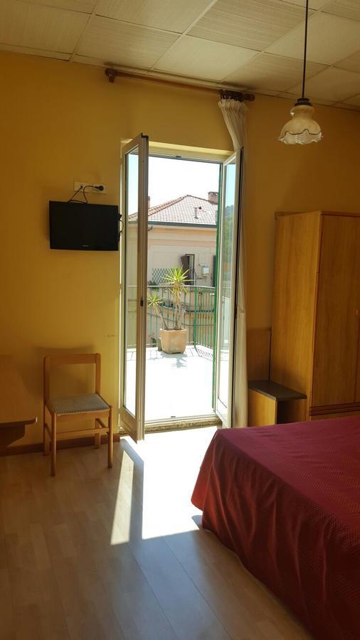 Albergo Savoia Ospedaletti Exteriör bild