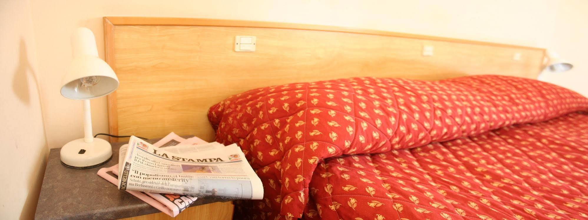 Albergo Savoia Ospedaletti Exteriör bild